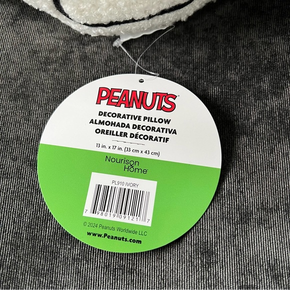 NWT Snoopy Christmas Throw Pillow - Picture 2 of 6